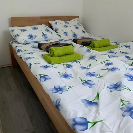 公寓 Levendulakert Apartmanhaz 希欧福克