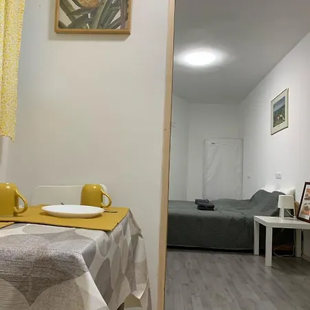 Levendulakert Apartmanhaz דירה *