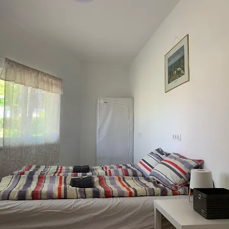 Levendulakert Apartmanhaz דירה שיופוק