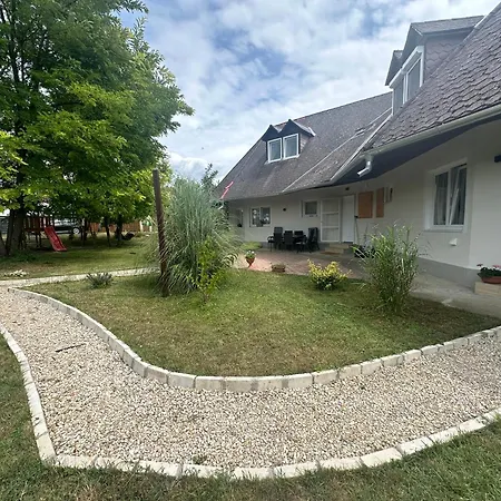 Apartament Levendulakert Apartmanhaz